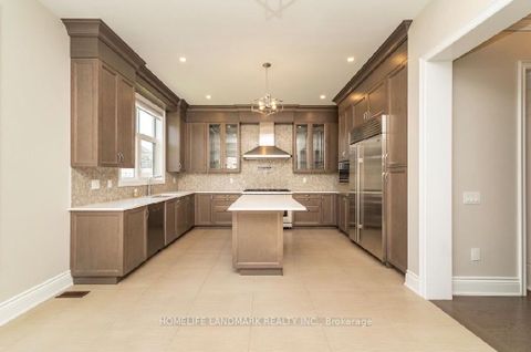 Photo 11 at 15 Little Celeste Court, Patterson, Vaughan
