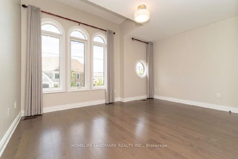 Photo 20 at 15 Little Celeste Court, Patterson, Vaughan