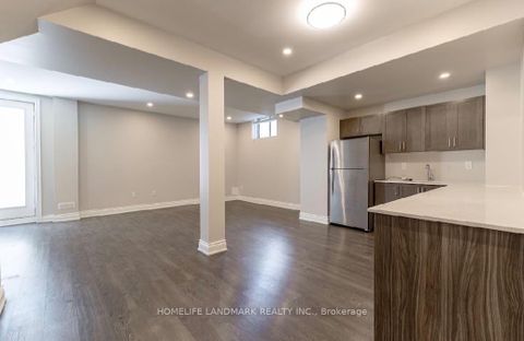 Photo 24 at 15 Little Celeste Court, Patterson, Vaughan