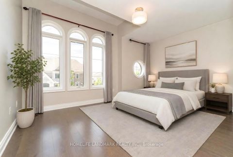 Photo 39 at 15 Little Celeste Court, Patterson, Vaughan