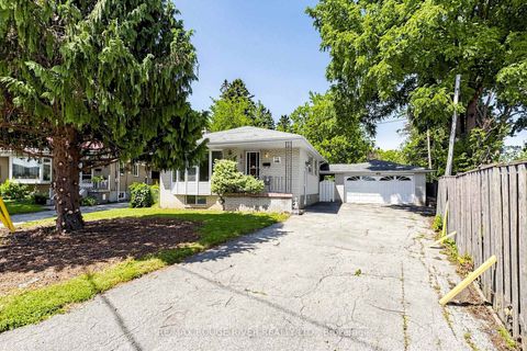 Photo 1 at 38 Lombardy Crescent, Kennedy Park, Toronto