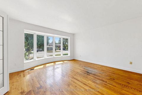 Photo 3 at 38 Lombardy Crescent, Kennedy Park, Toronto