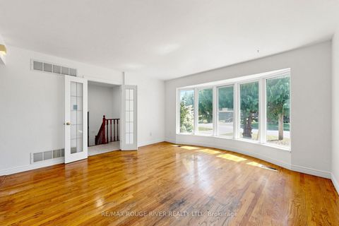 Photo 4 at 38 Lombardy Crescent, Kennedy Park, Toronto