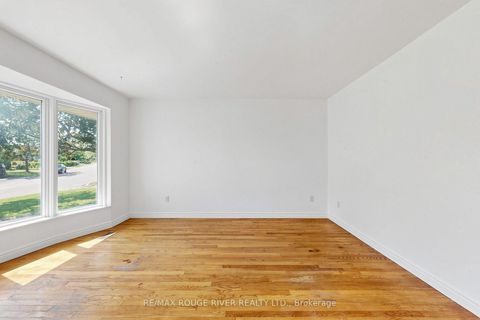 Photo 6 at 38 Lombardy Crescent, Kennedy Park, Toronto