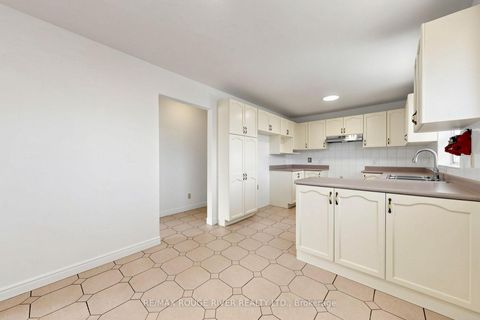 Photo 8 at 38 Lombardy Crescent, Kennedy Park, Toronto