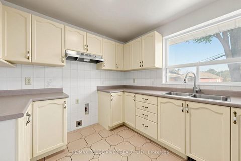 Photo 9 at 38 Lombardy Crescent, Kennedy Park, Toronto