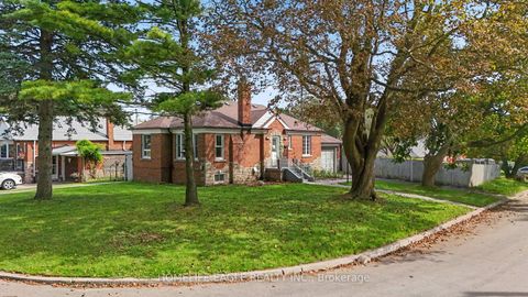 Photo 2 at 3 Bluewater Avenue, Cliffside, Toronto