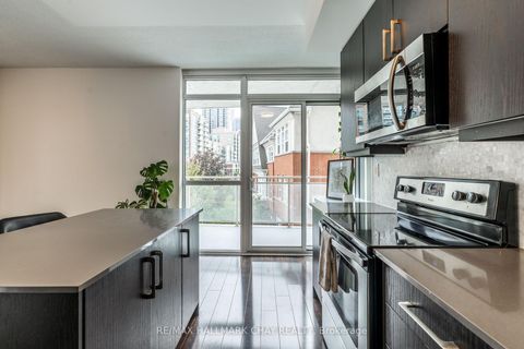 Photo 11 at 204 - 5101 Dundas Street W, Etobicoke West Mall, Toronto