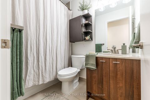 Photo 21 at 204 - 5101 Dundas Street W, Etobicoke West Mall, Toronto