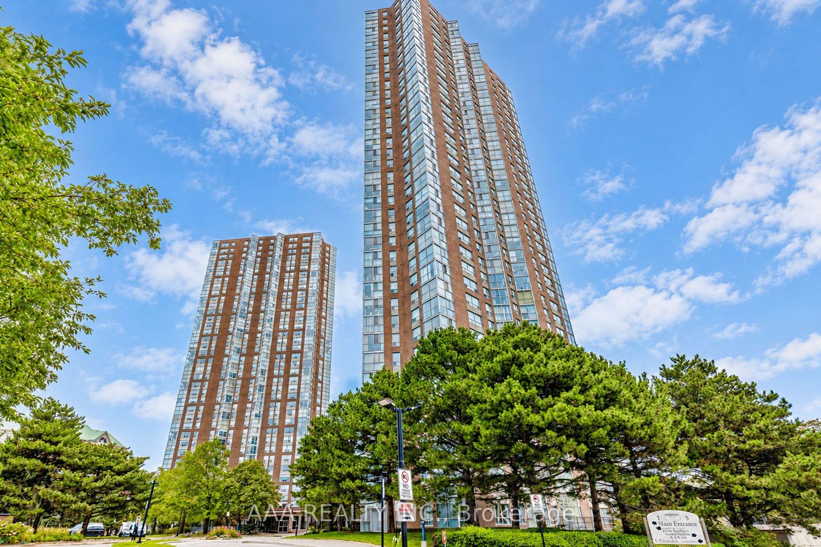 2101 - 5 Concorde Place, Don Mills, Toronto 