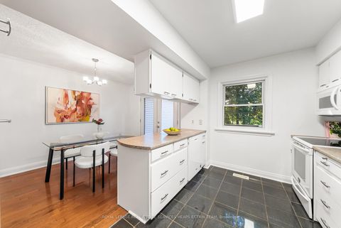 Photo 12 at 63 Thursfield Crescent, Leaside, Toronto