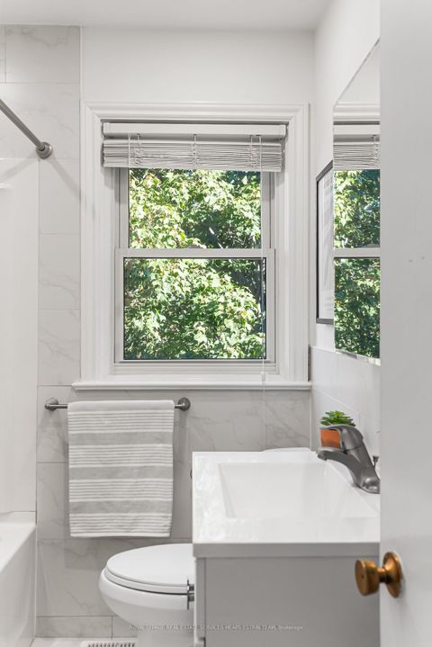 Photo 20 at 63 Thursfield Crescent, Leaside, Toronto