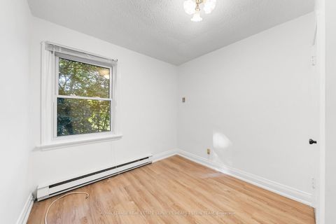 Photo 22 at 63 Thursfield Crescent, Leaside, Toronto