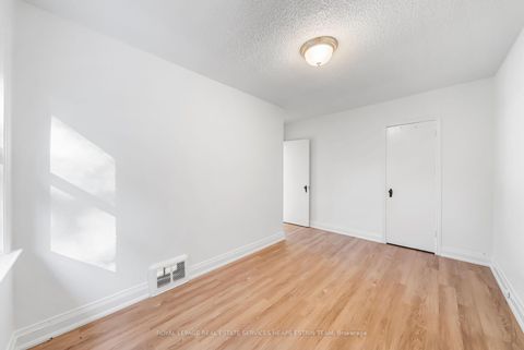 Photo 25 at 63 Thursfield Crescent, Leaside, Toronto