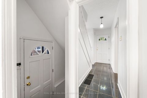 Photo 26 at 63 Thursfield Crescent, Leaside, Toronto