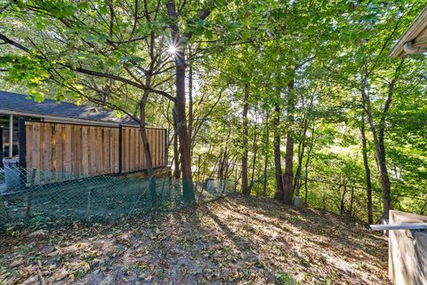Photo 34 at 63 Thursfield Crescent, Leaside, Toronto
