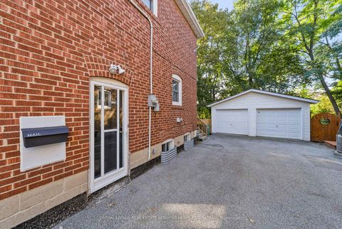 Photo 35 at 63 Thursfield Crescent, Leaside, Toronto