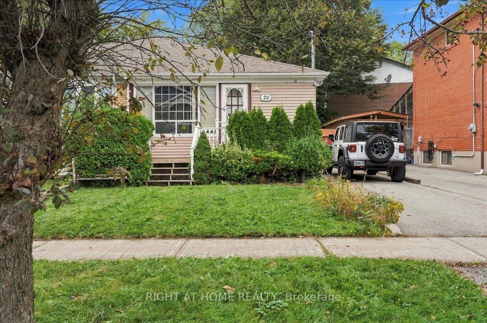 70 Painted Post Drive, Woburn, Toronto 
