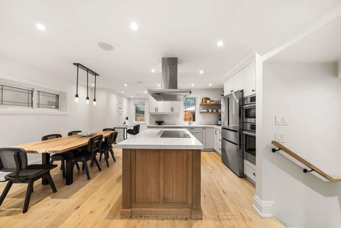 Photo 11 at 817 Millwood Road, Leaside, Toronto