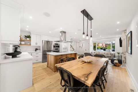 Photo 14 at 817 Millwood Road, Leaside, Toronto