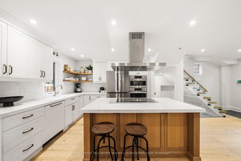 Photo 15 at 817 Millwood Road, Leaside, Toronto