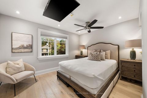 Photo 18 at 817 Millwood Road, Leaside, Toronto