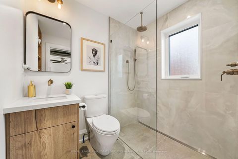Photo 23 at 817 Millwood Road, Leaside, Toronto