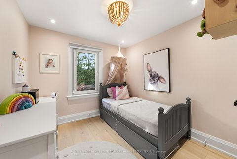 Photo 25 at 817 Millwood Road, Leaside, Toronto