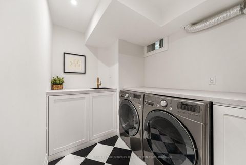 Photo 37 at 817 Millwood Road, Leaside, Toronto