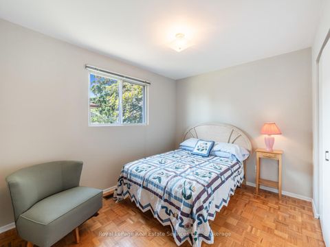 Photo 17 at 1 Mosswood Lane, Clairville, Toronto