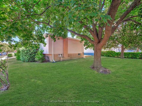 Photo 21 at 1 Mosswood Lane, Clairville, Toronto