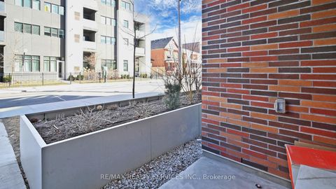 Photo 13 at 102 - 1787 St. Clair Avenue W, Pellam Park, Toronto