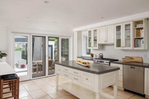 Photo 12 at 30 Duart Park Road, The Beaches, Toronto
