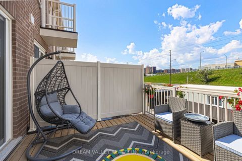 Photo 7 at 88 Jolly Way S, Dorset Park, Toronto