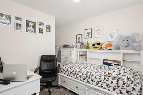 Photo 12 at 88 Jolly Way S, Dorset Park, Toronto