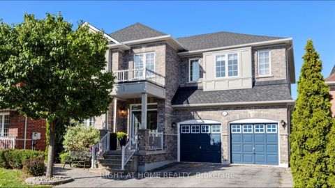 Photo 2 at 40 Chateau Drive, Vellore Village, Vaughan