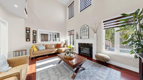 Photo 7 at 40 Chateau Drive, Vellore Village, Vaughan