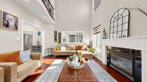 Photo 12 at 40 Chateau Drive, Vellore Village, Vaughan