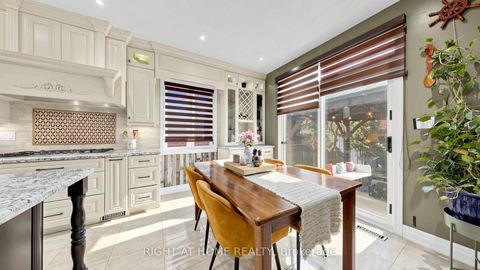 Photo 15 at 40 Chateau Drive, Vellore Village, Vaughan