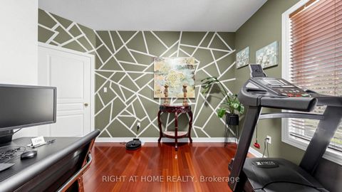 Photo 20 at 40 Chateau Drive, Vellore Village, Vaughan