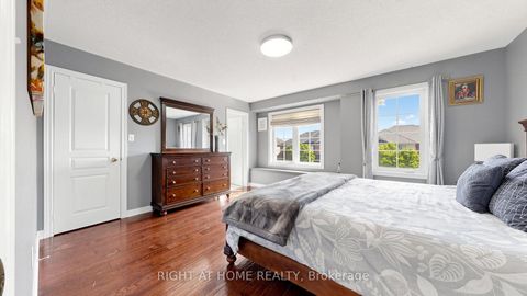 Photo 33 at 40 Chateau Drive, Vellore Village, Vaughan