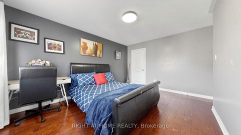 Photo 38 at 40 Chateau Drive, Vellore Village, Vaughan