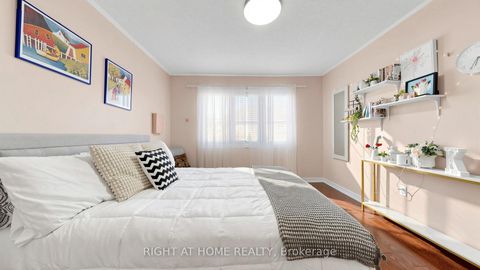 Photo 41 at 40 Chateau Drive, Vellore Village, Vaughan