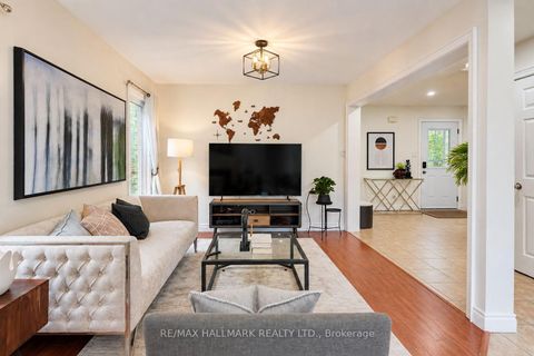 Photo 10 at 14 Crawford Rose Drive, Aurora Heights, Aurora