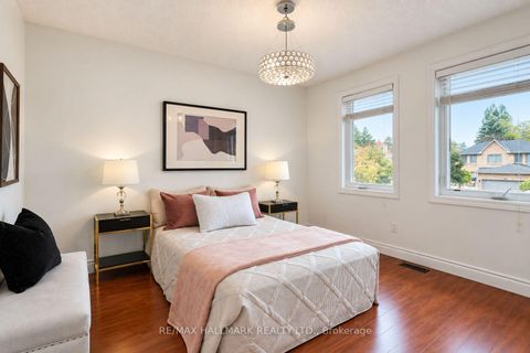 Photo 14 at 14 Crawford Rose Drive, Aurora Heights, Aurora