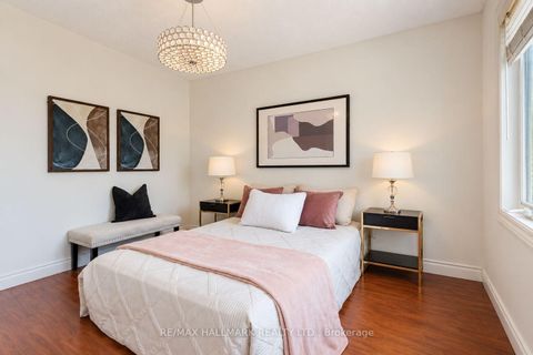 Photo 15 at 14 Crawford Rose Drive, Aurora Heights, Aurora