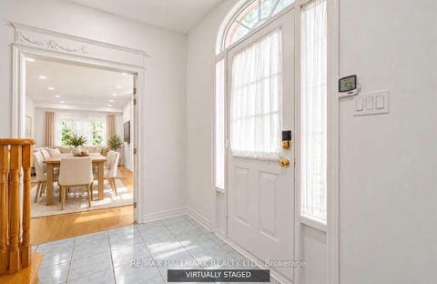 Photo 4 at 70 - 190 Harding Boulevard W, North Richvale, Richmond Hill