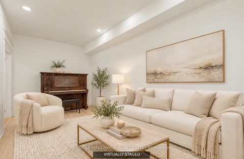 Photo 8 at 70 - 190 Harding Boulevard W, North Richvale, Richmond Hill