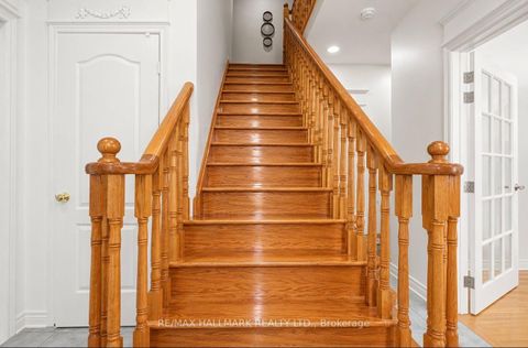 Photo 11 at 70 - 190 Harding Boulevard W, North Richvale, Richmond Hill