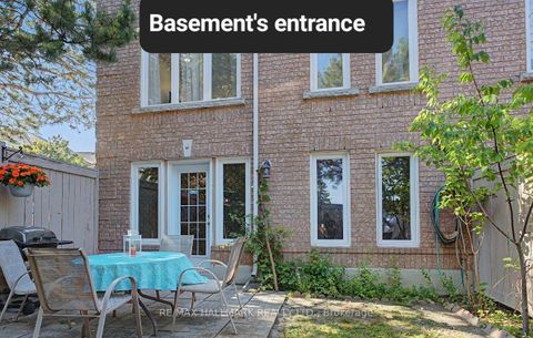 Photo 26 at 70 - 190 Harding Boulevard W, North Richvale, Richmond Hill